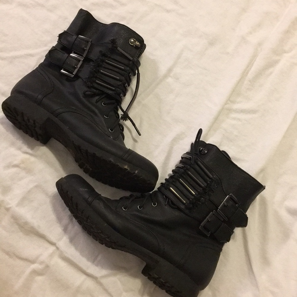 Combat boots